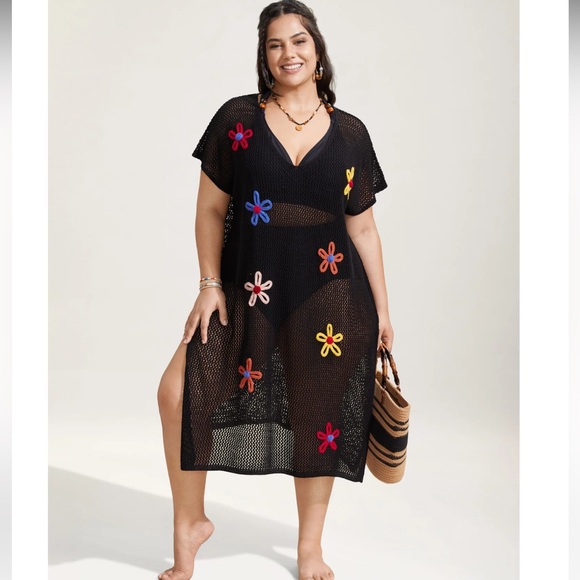 BloomChic Other - BloomChic Flower Design Slit Hem Swim Cover Up